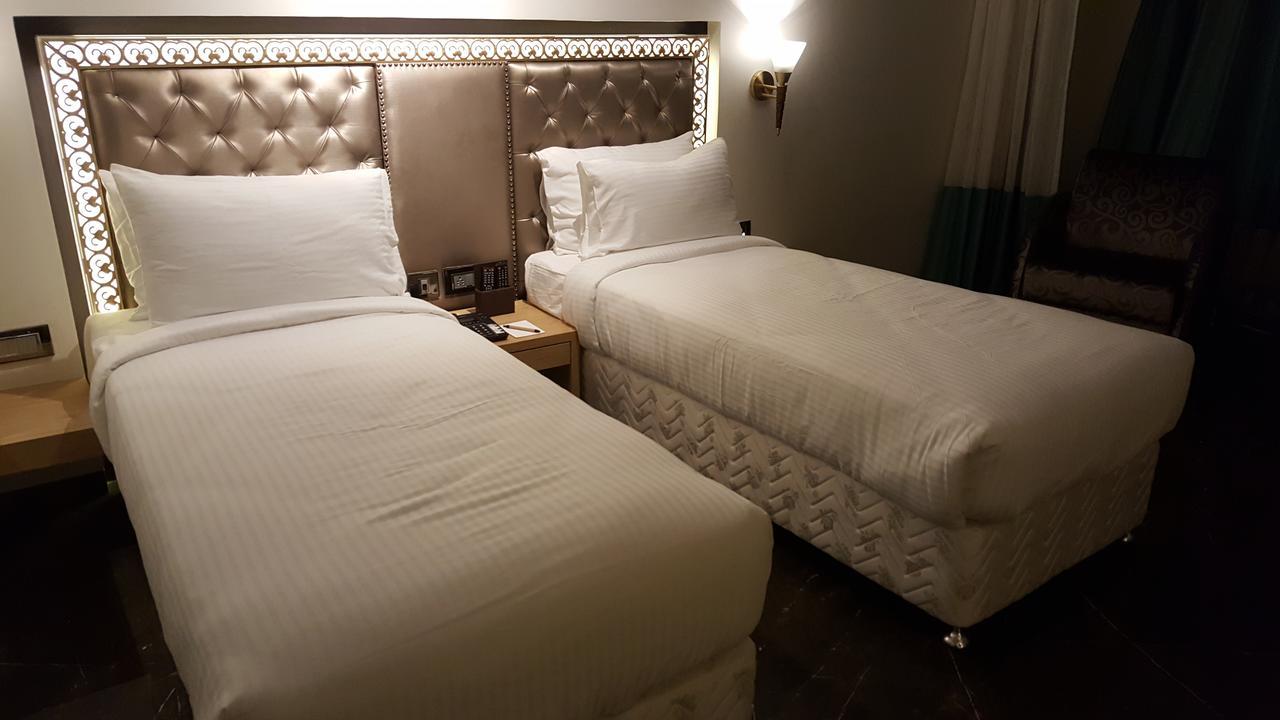 Hotel Peninsula Redpine Mumbai Dış mekan fotoğraf
