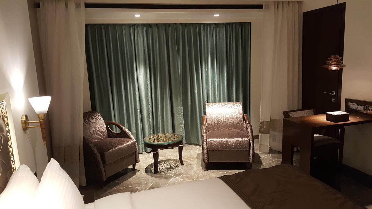 Hotel Peninsula Redpine Mumbai Dış mekan fotoğraf