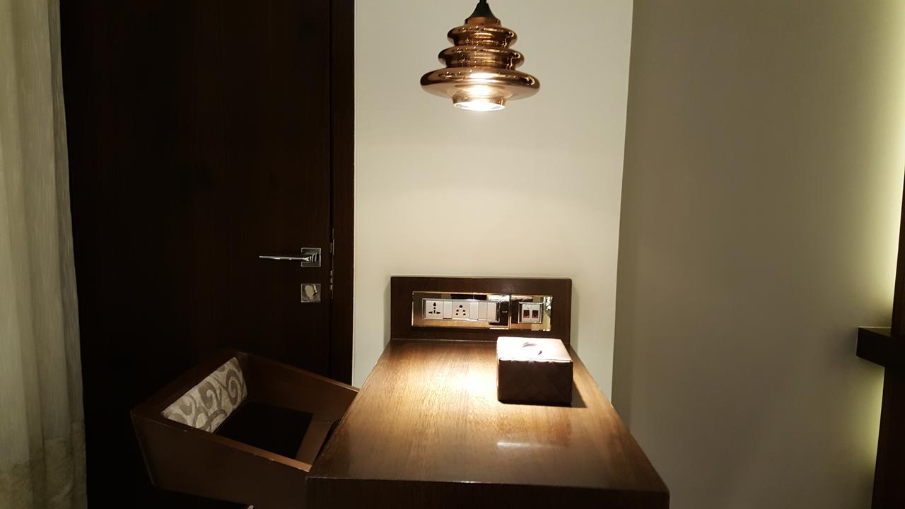 Hotel Peninsula Redpine Mumbai Dış mekan fotoğraf
