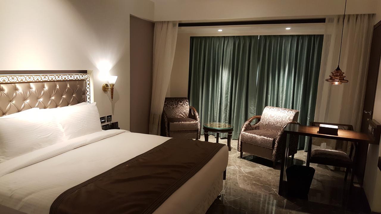 Hotel Peninsula Redpine Mumbai Dış mekan fotoğraf