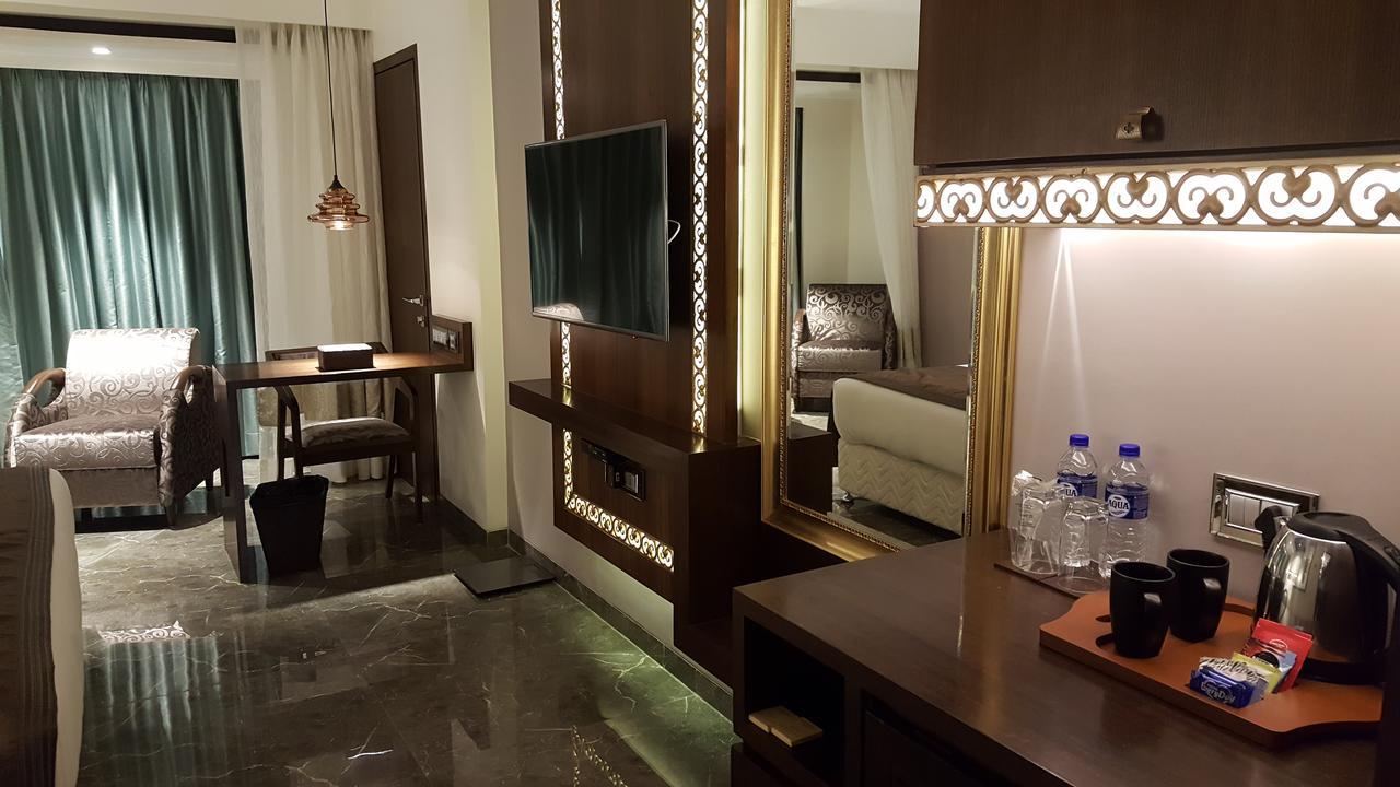 Hotel Peninsula Redpine Mumbai Dış mekan fotoğraf