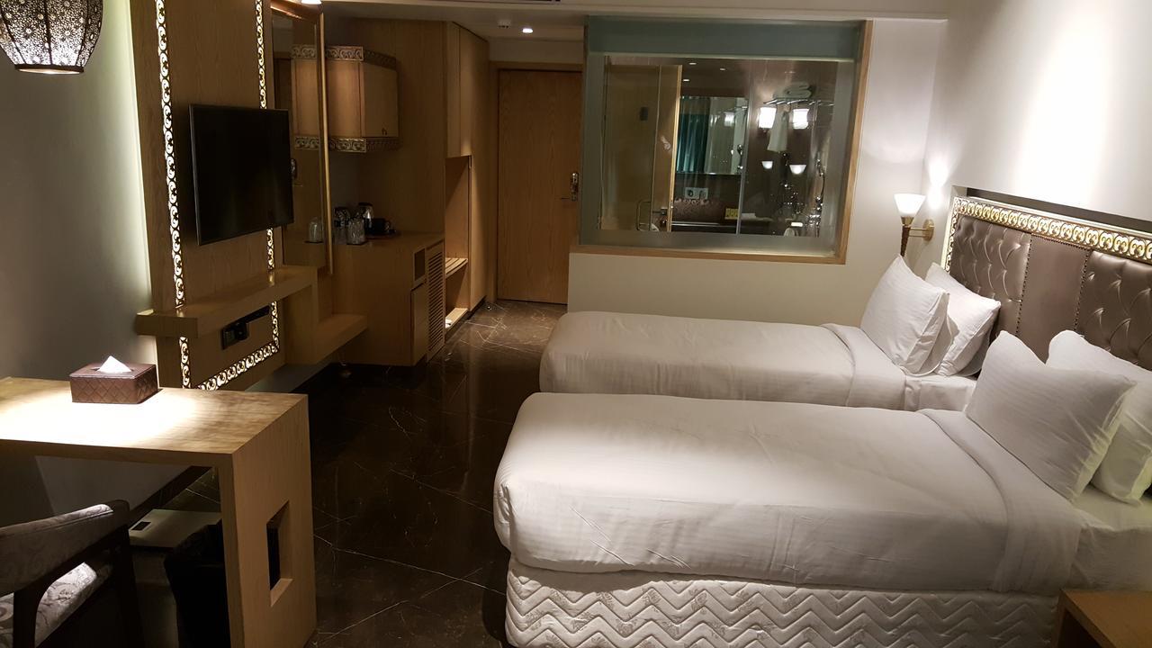 Hotel Peninsula Redpine Mumbai Dış mekan fotoğraf